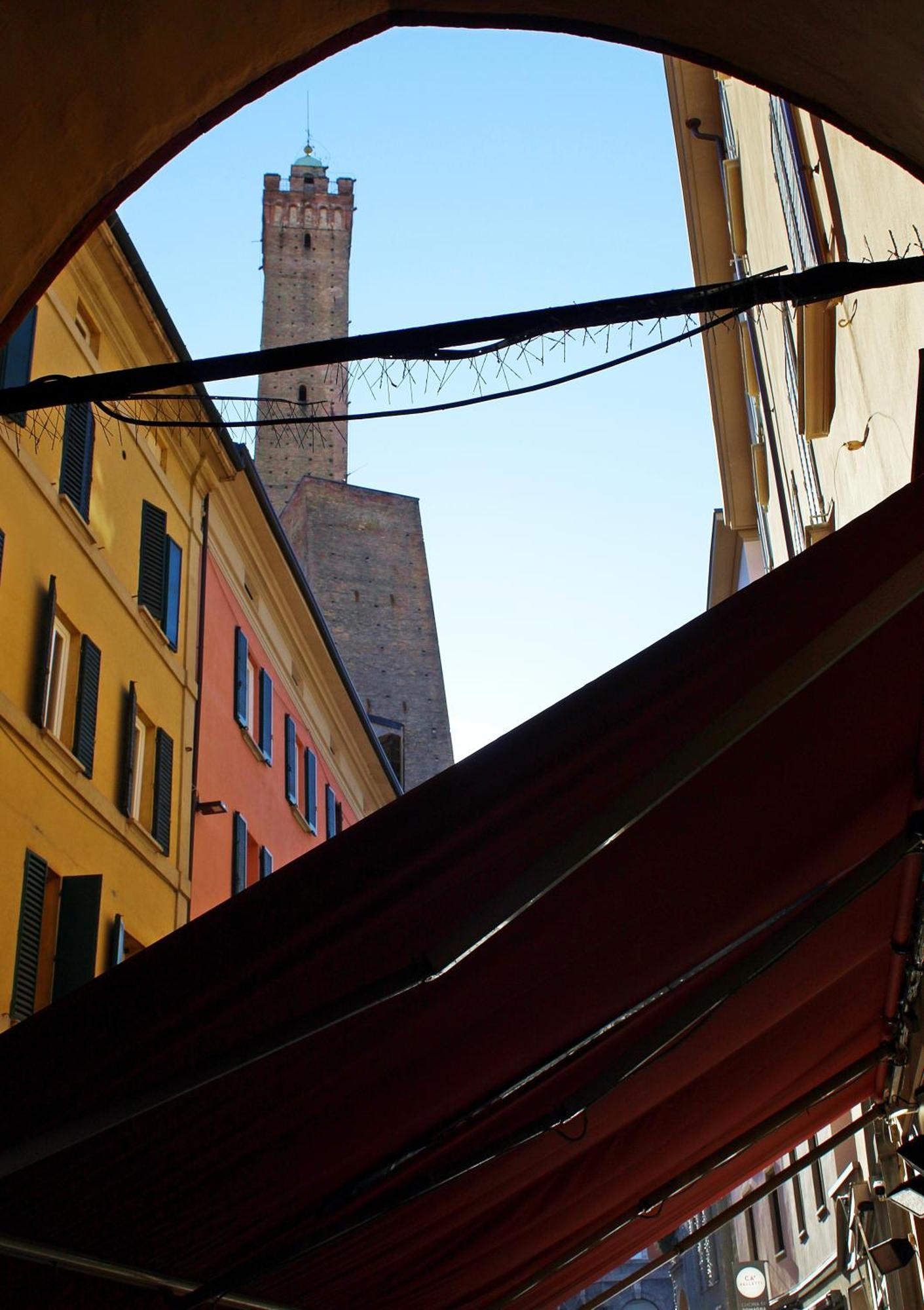 Appartamento Alle Due Torri Bolonia Exterior foto
